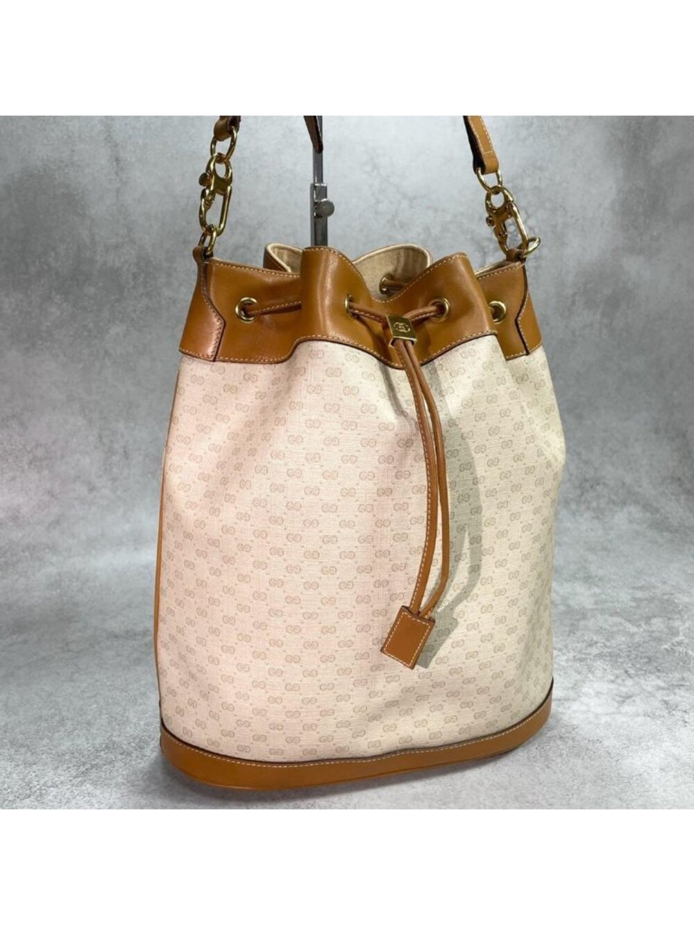 Gucci GG Shoulder Bag Beige Brown Drawstring Leather Logo
